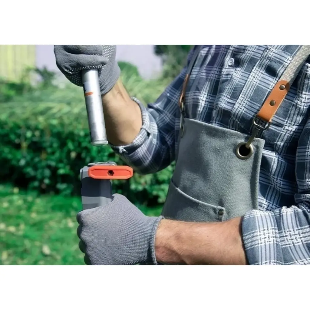 Akumuliatorinis trimeris, 58V, 5.0Ah, DCK (2).webp