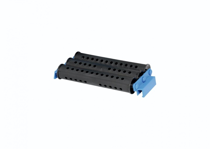 Cleaning rollers for construction bucket